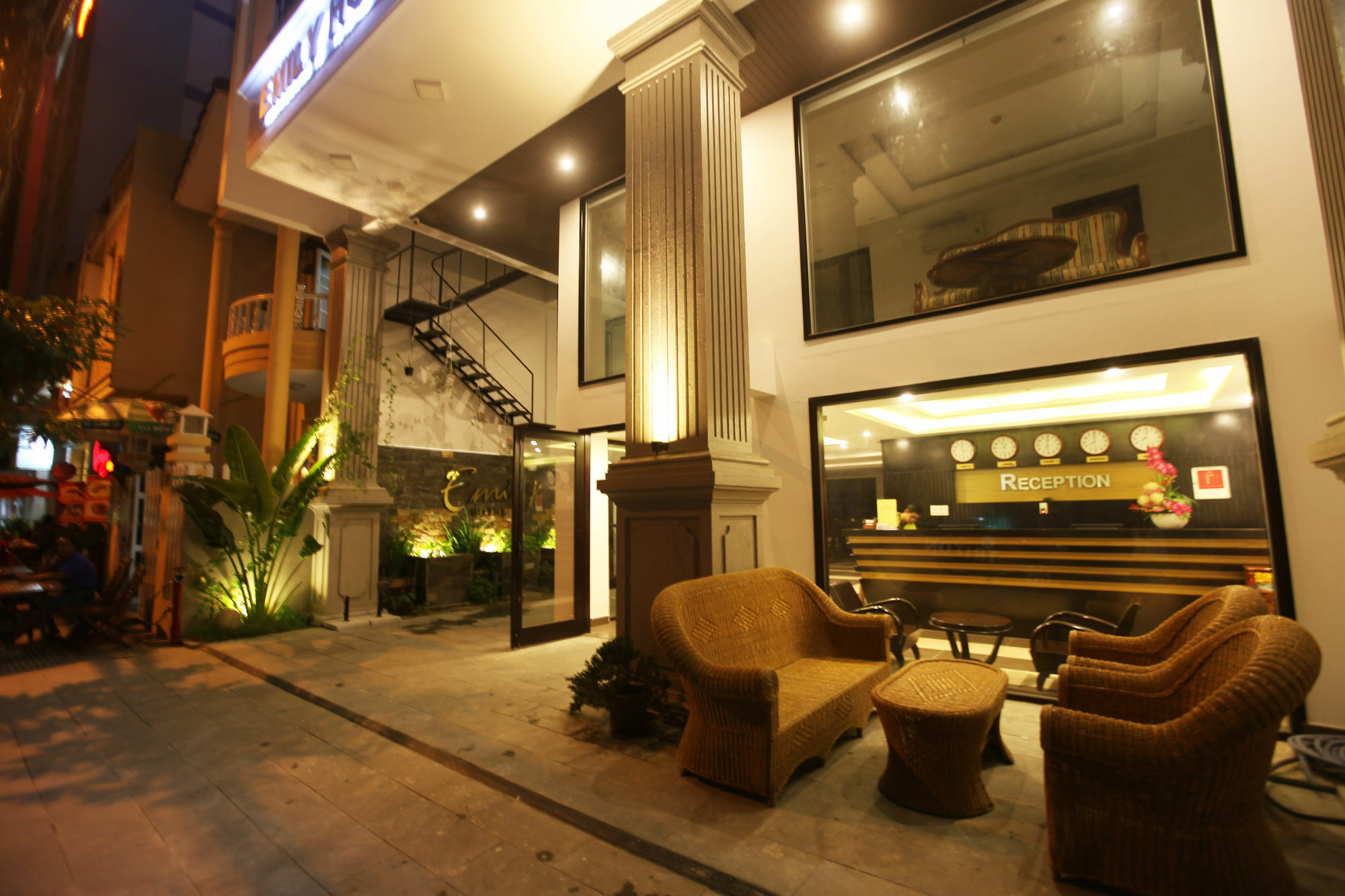 Emily Hotel & Apartment Đà Nẵng Exterior foto